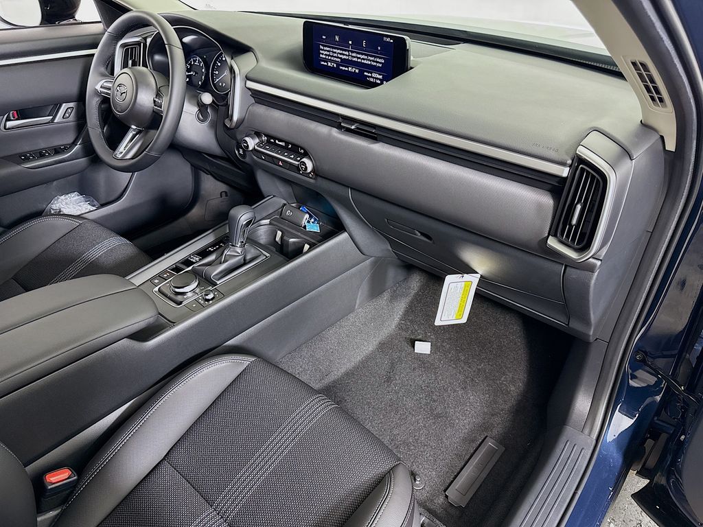 Vehicle image 29 of 32