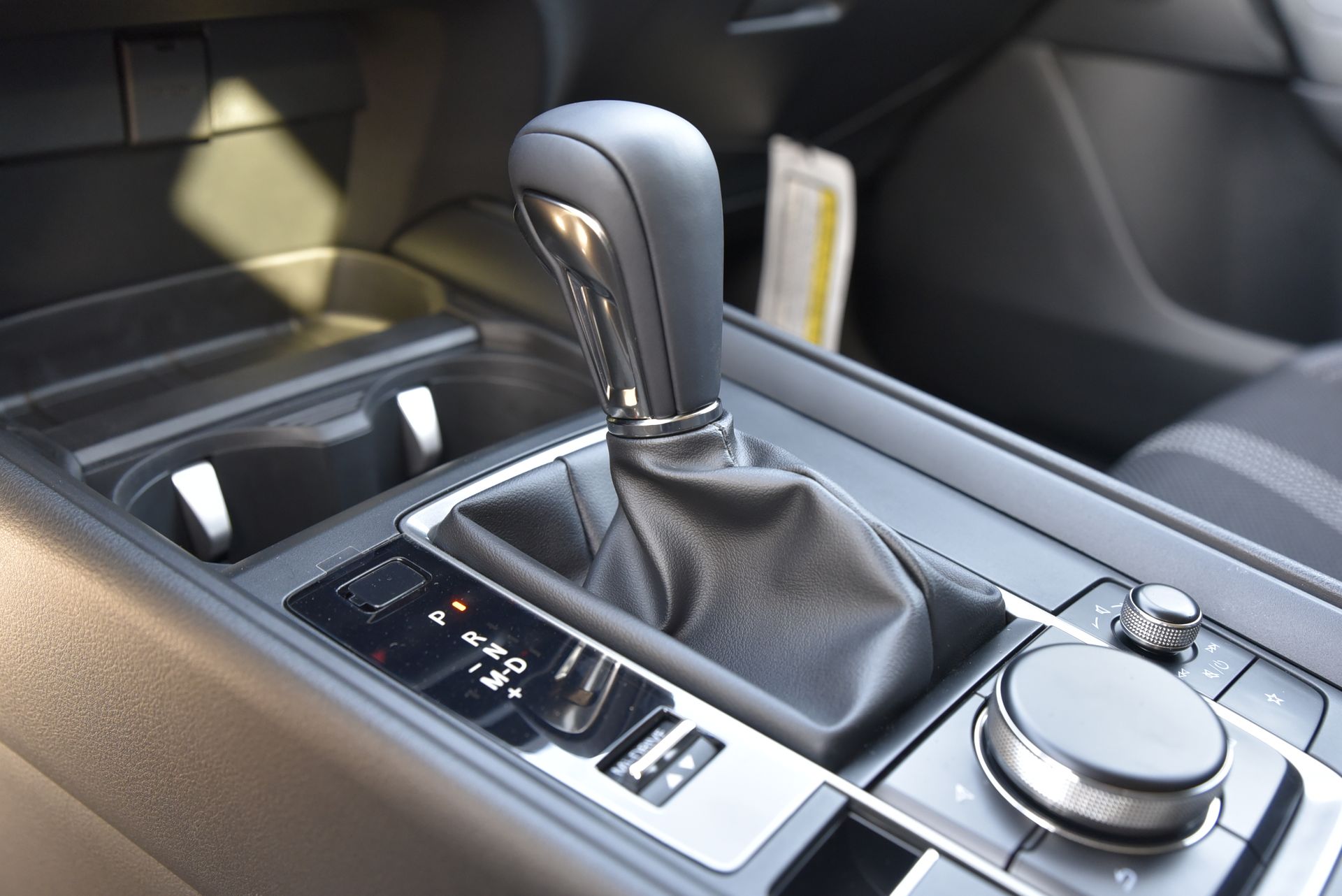 2025 Mazda CX-50 2.5 S Preferred Package Image 12 of 15