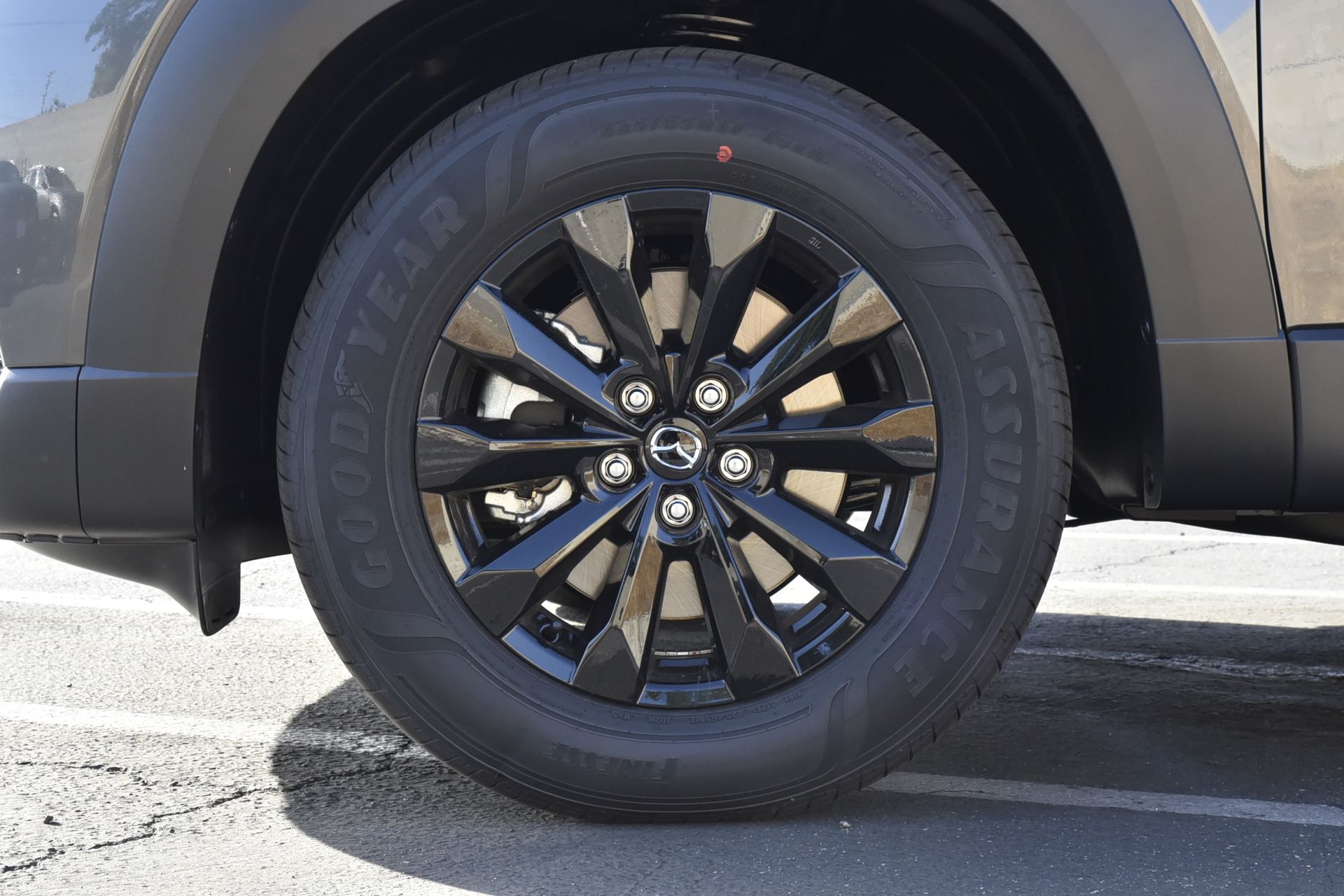 2025 Mazda CX-50 2.5 S Preferred Package Image 5 of 15