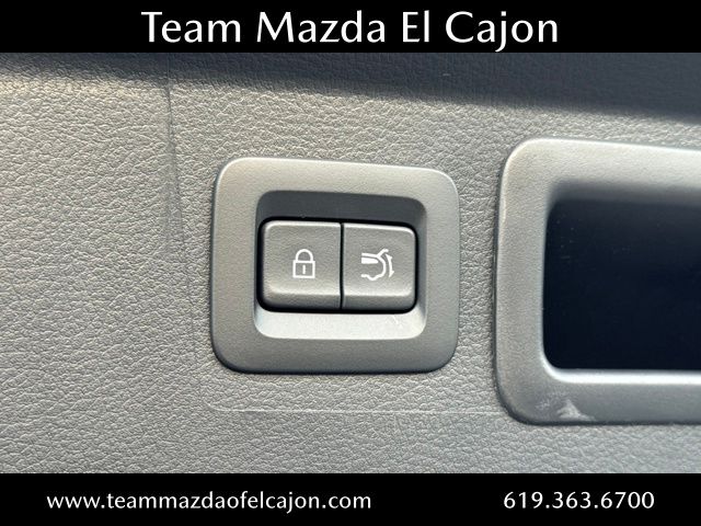 2025 Mazda CX-50 2.5 S Preferred Package Image 19 of 29