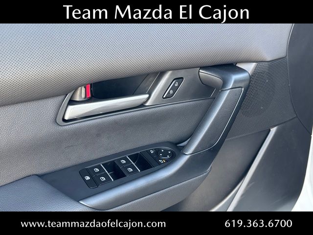 2025 Mazda CX-50 2.5 S Preferred Package Image 25 of 29