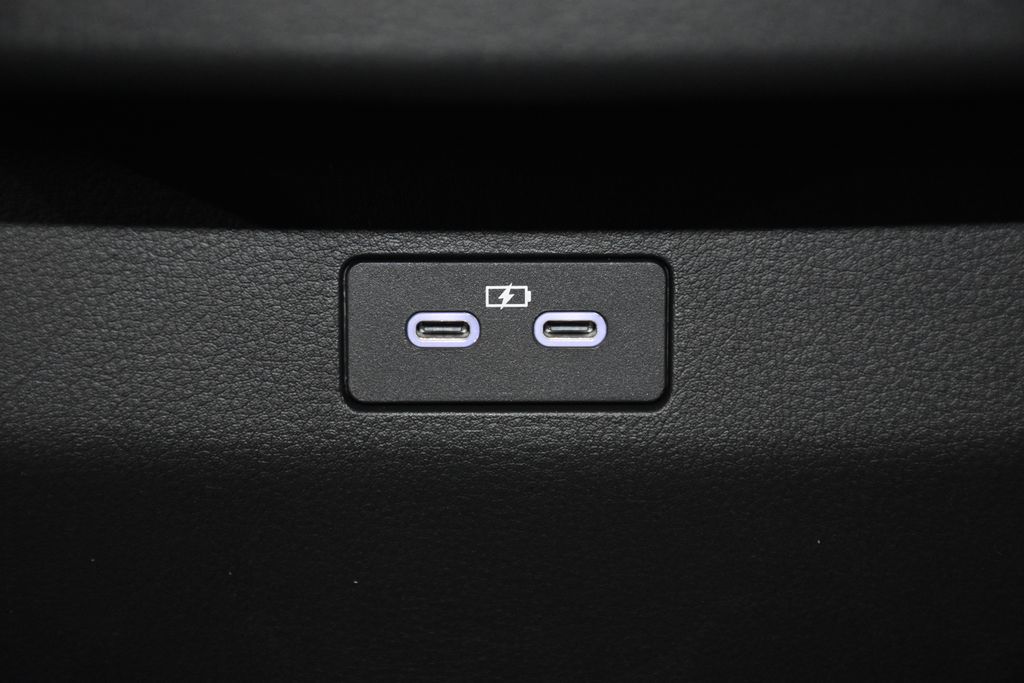 Vehicle image 23 of 25