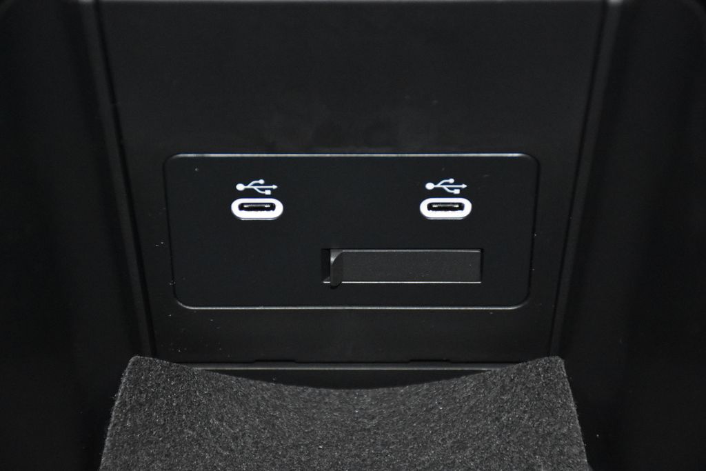 Vehicle image 22 of 25
