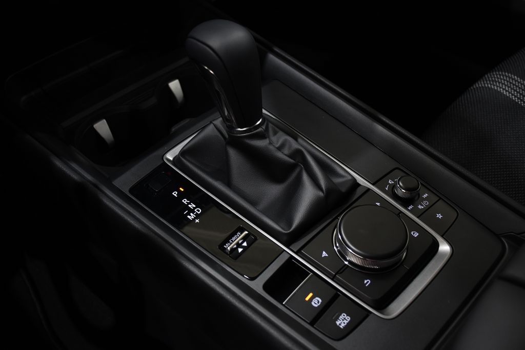 Vehicle image 18 of 25