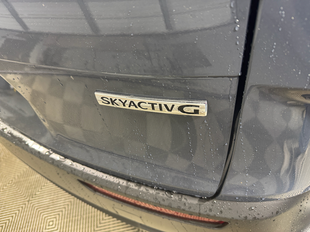 Vehicle image 10 of 33