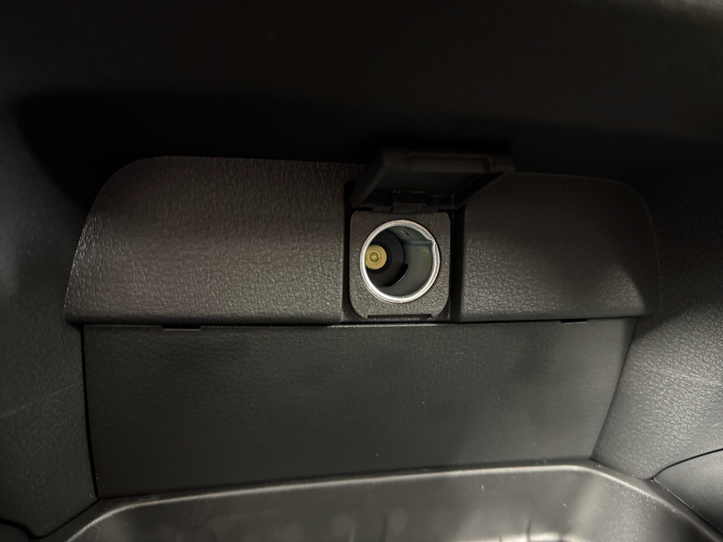 Vehicle image 24 of 33