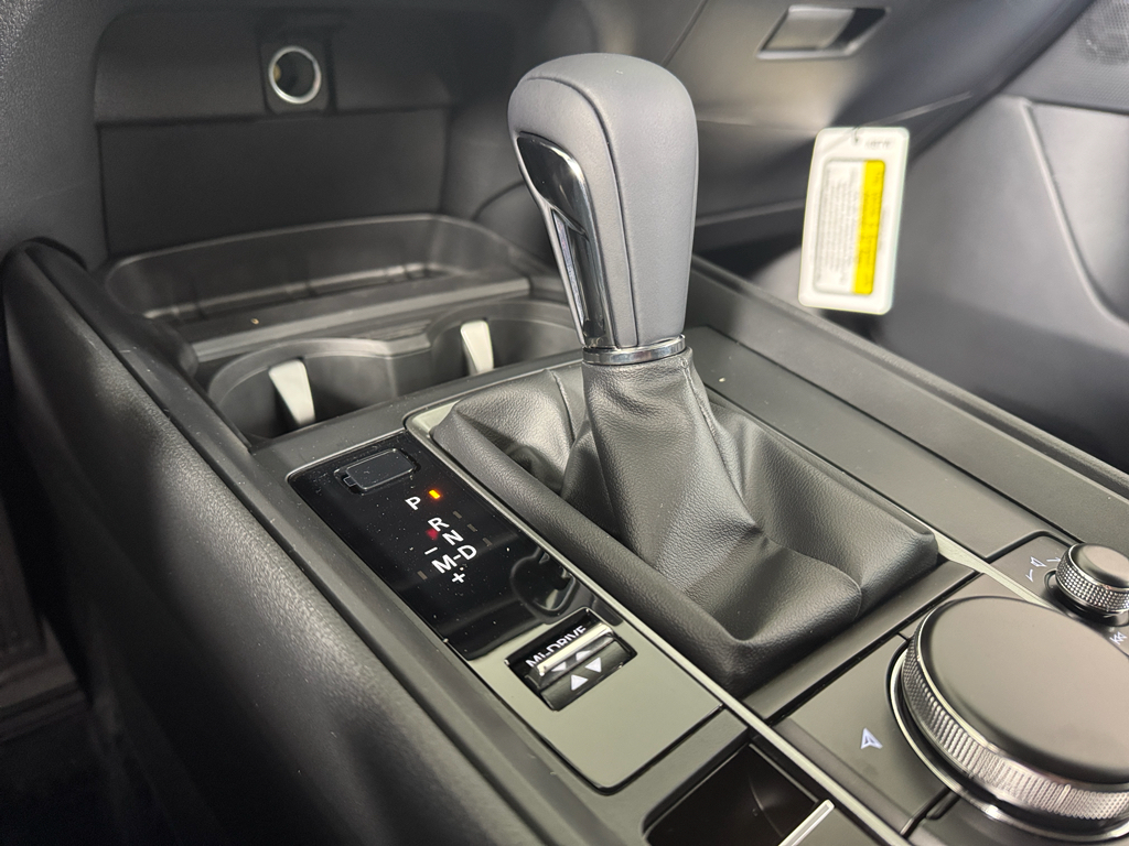 Vehicle image 27 of 33