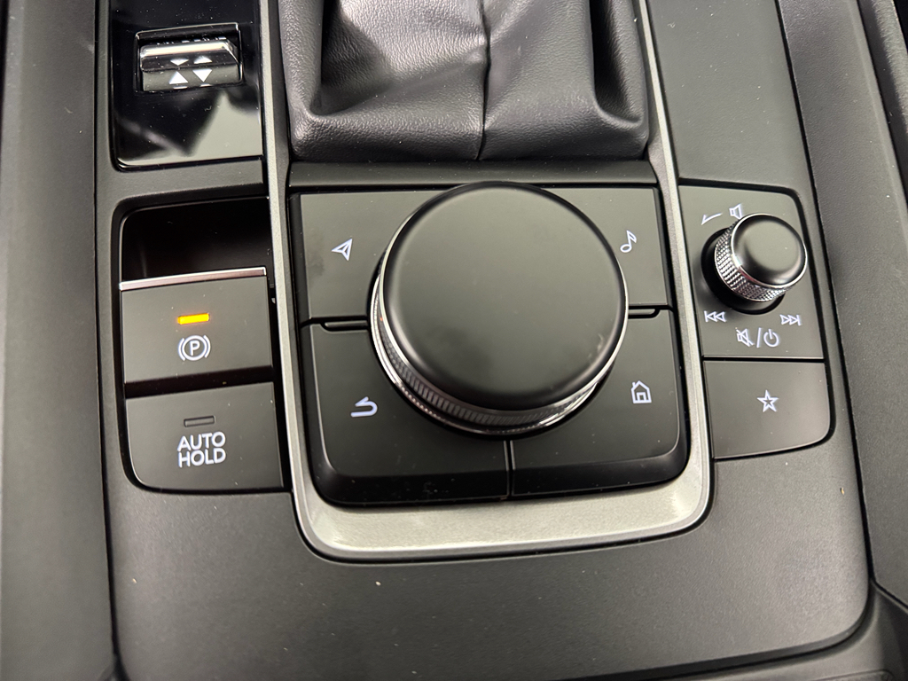 Vehicle image 20 of 33