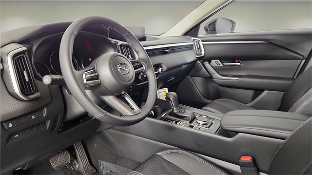 2025 Mazda CX-50 2.5 S Preferred Package Image 19 of 38