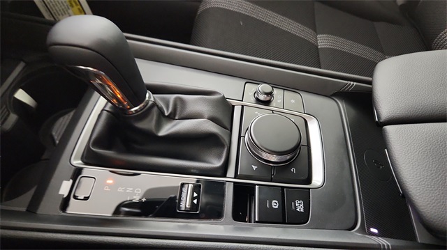 2025 Mazda CX-50 2.5 S Preferred Package Image 26 of 38