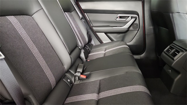 2025 Mazda CX-50 2.5 S Preferred Package Image 13 of 38