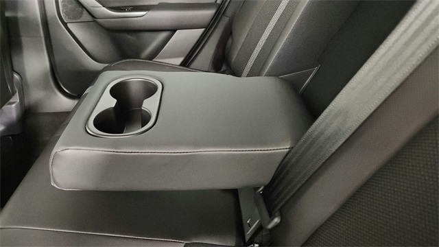 2025 Mazda CX-50 2.5 S Preferred Package Image 27 of 38