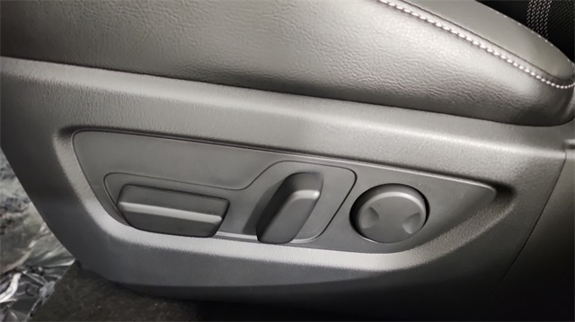 2025 Mazda CX-50 2.5 S Preferred Package Image 35 of 38