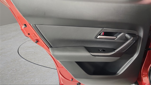 2025 Mazda CX-50 2.5 S Preferred Package Image 29 of 38