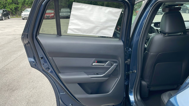 Vehicle image 17 of 41