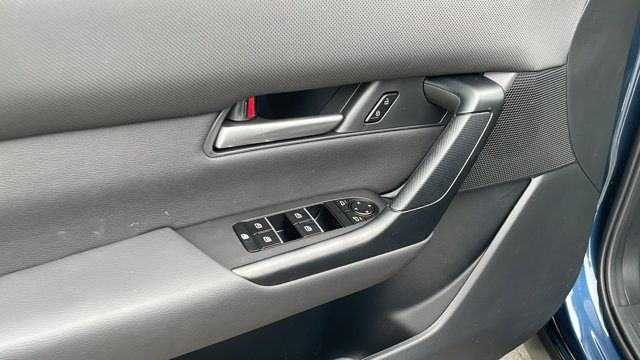 Vehicle image 27 of 41