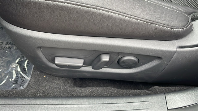 Vehicle image 35 of 41