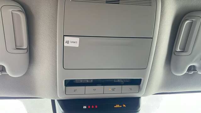 Vehicle image 37 of 41