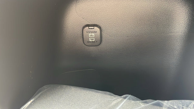 Vehicle image 31 of 41