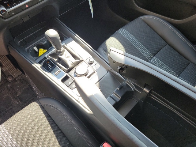 2025 Mazda CX-50 2.5 S Preferred Package Image 20 of 24