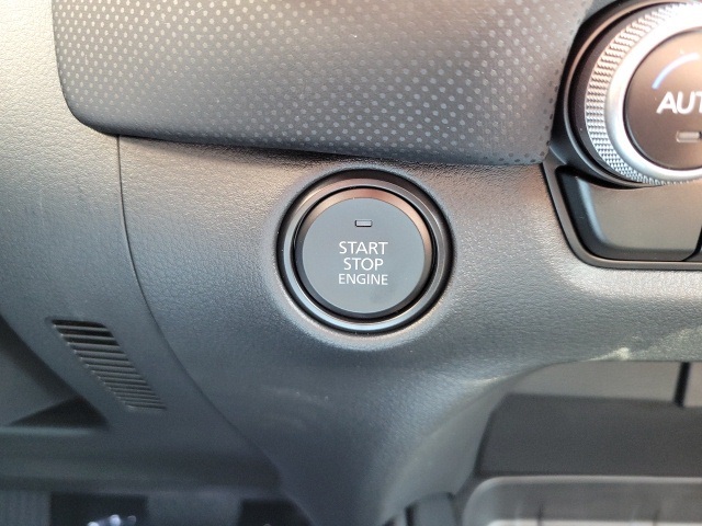 2025 Mazda CX-50 2.5 S Preferred Package Image 22 of 24