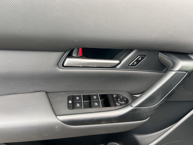 2025 Mazda CX-50 2.5 S Preferred Package Image 31 of 38