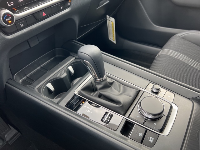 2025 Mazda CX-50 2.5 S Preferred Package Image 26 of 38