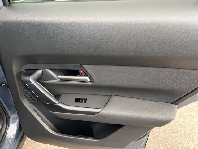 2025 Mazda CX-50 2.5 S Preferred Package Image 30 of 38