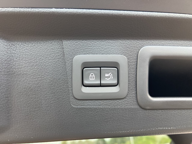 2025 Mazda CX-50 2.5 S Preferred Package Image 37 of 38