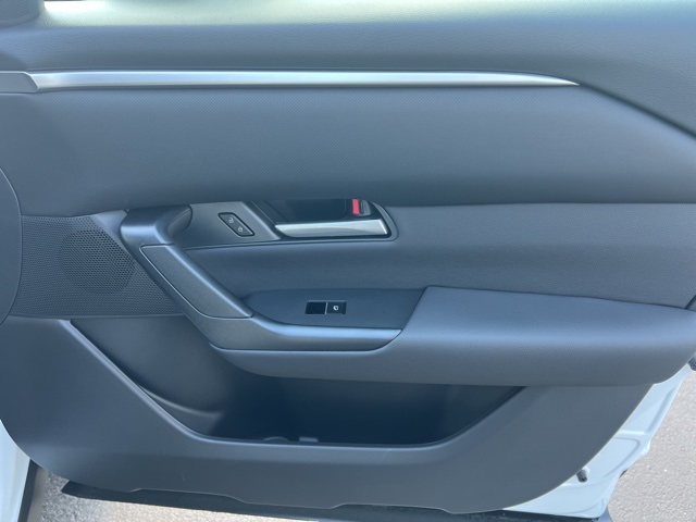 2025 Mazda CX-50 2.5 S Preferred Package Image 30 of 35