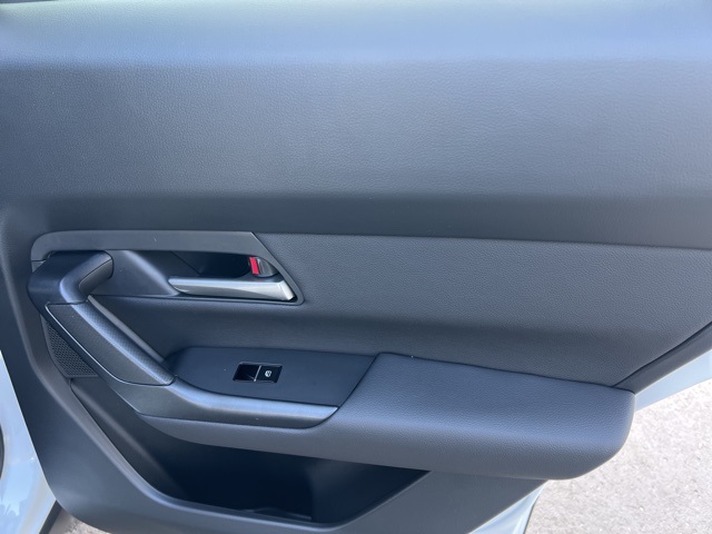 2025 Mazda CX-50 2.5 S Preferred Package Image 31 of 35