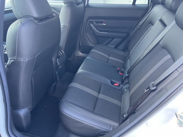 2025 Mazda CX-50 2.5 S Preferred Package Image 20 of 35