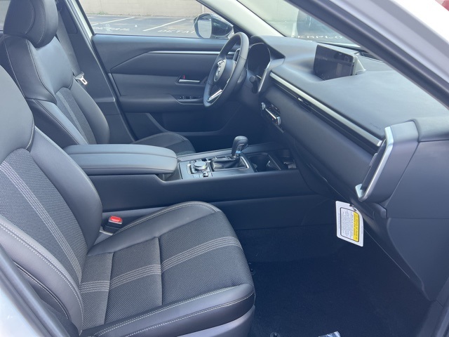 2025 Mazda CX-50 2.5 S Preferred Package Image 22 of 35