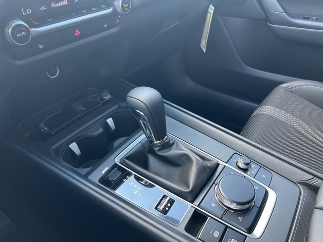 2025 Mazda CX-50 2.5 S Preferred Package Image 27 of 35