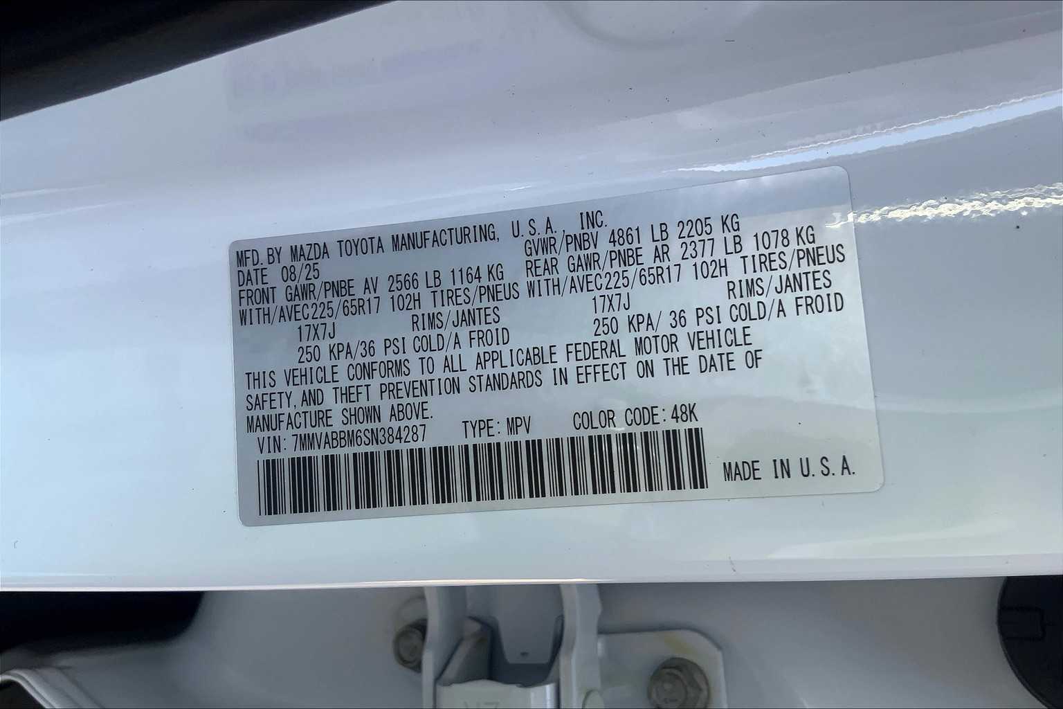 2025 Mazda CX-50 2.5 S Preferred Package Image 17 of 19