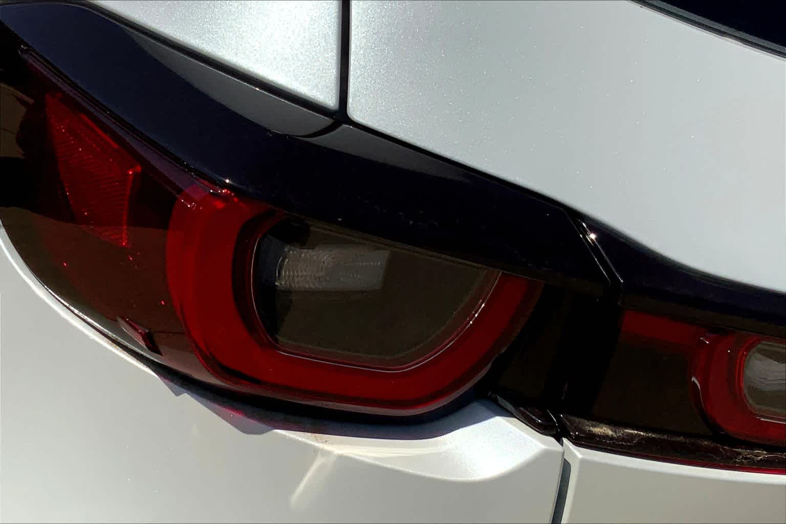 2025 Mazda CX-50 2.5 S Preferred Package Image 16 of 19