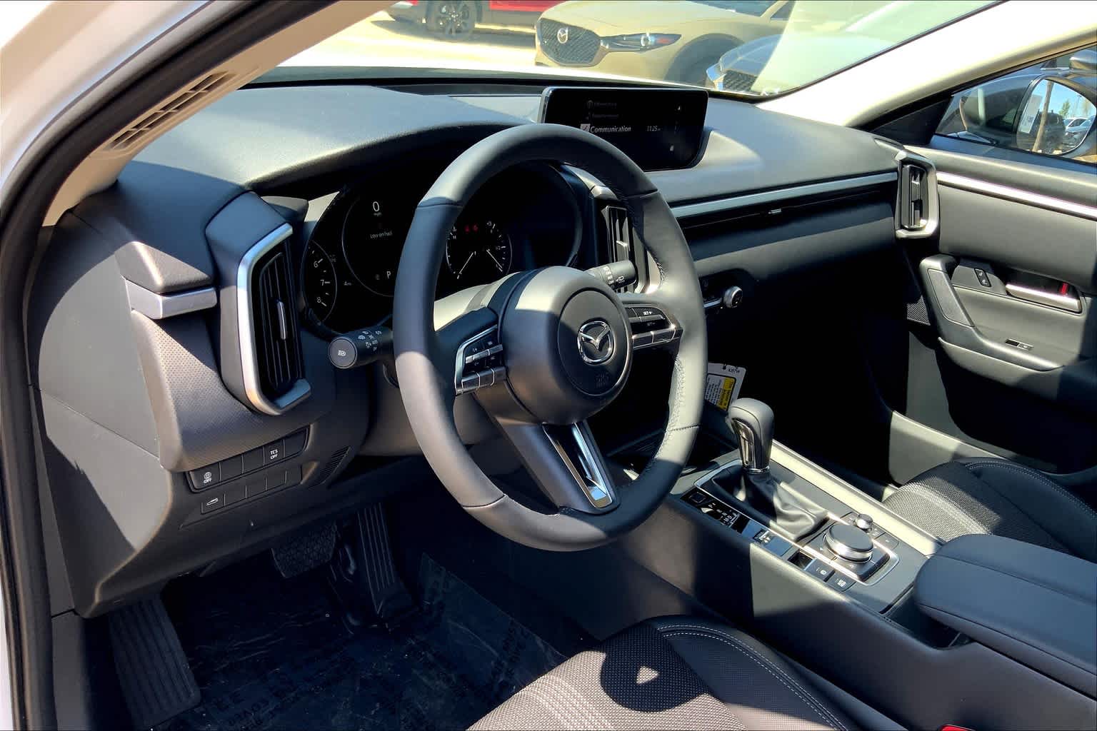 2025 Mazda CX-50 2.5 S Preferred Package Image 11 of 19