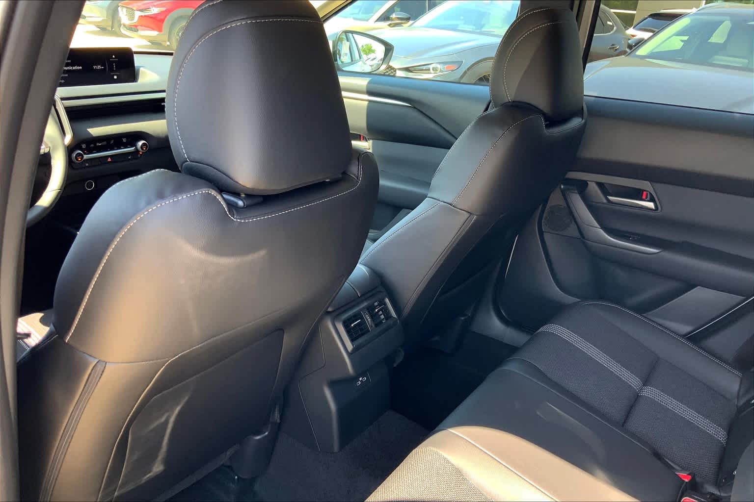 2025 Mazda CX-50 2.5 S Preferred Package Image 9 of 19