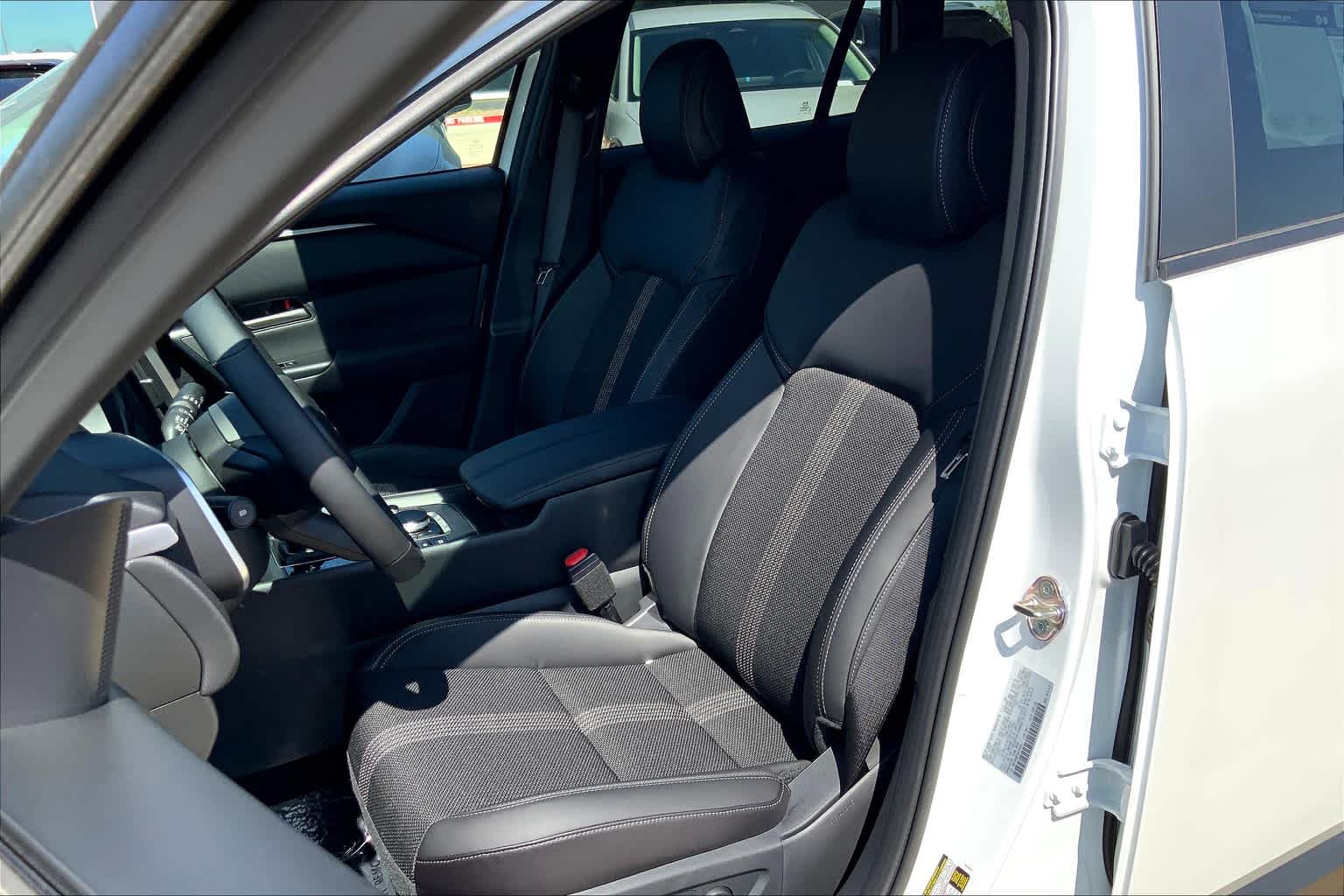 2025 Mazda CX-50 2.5 S Preferred Package Image 8 of 19