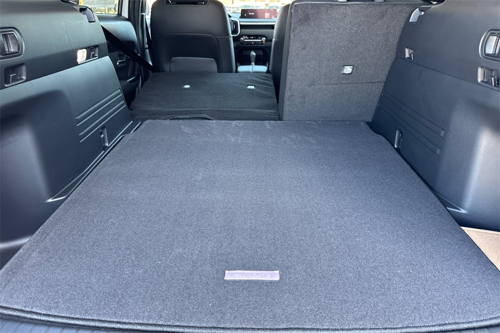 2025 Mazda CX-50 2.5 S Preferred Package Image 7 of 22