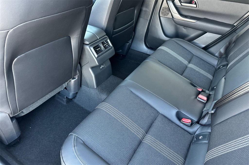 2025 Mazda CX-50 2.5 S Preferred Package Image 9 of 22