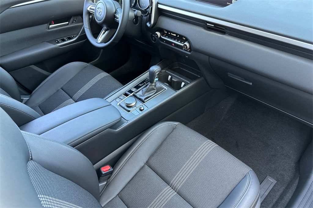 2025 Mazda CX-50 2.5 S Preferred Package Image 12 of 22