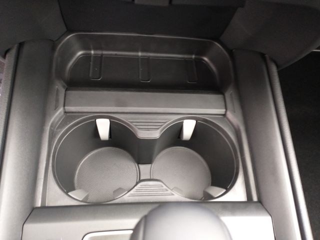 Vehicle image 20 of 28