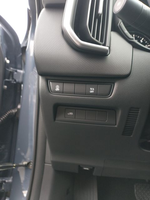 Vehicle image 18 of 28