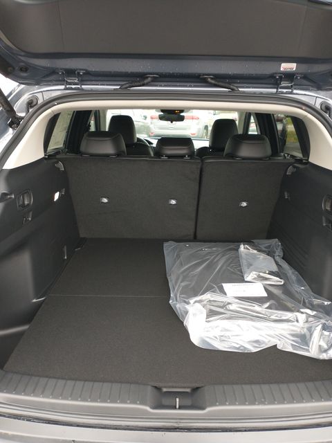 Vehicle image 24 of 28