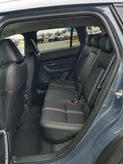 Vehicle image 13 of 28