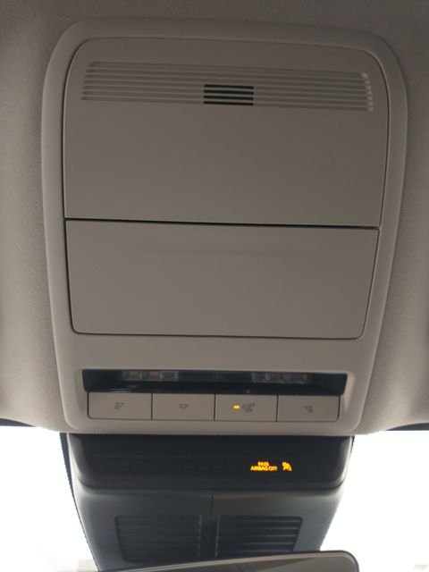 Vehicle image 23 of 28