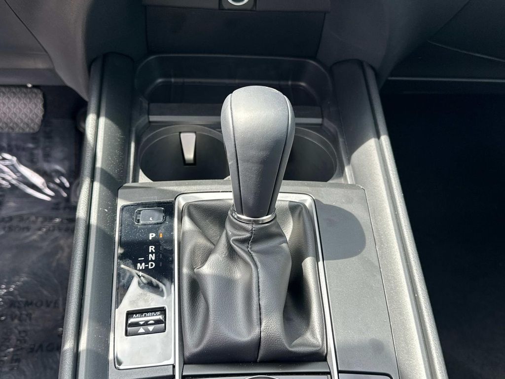 Vehicle image 11 of 35
