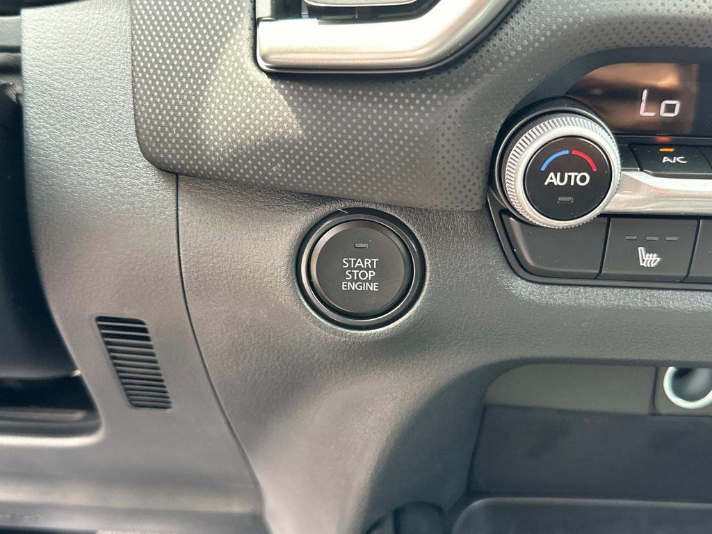 Vehicle image 13 of 35