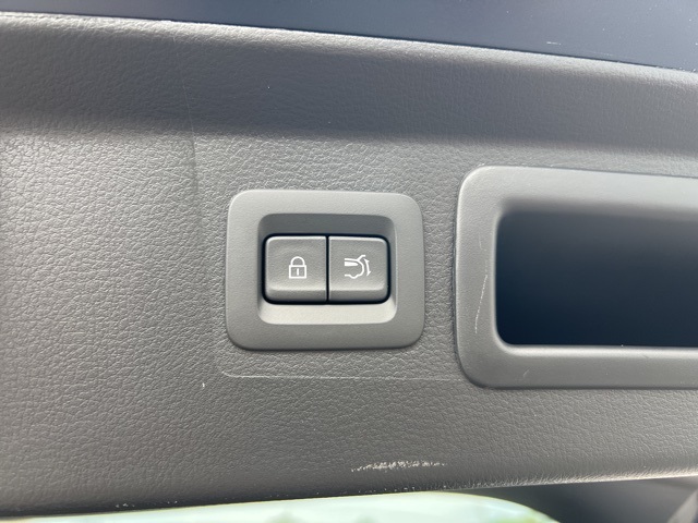 2025 Mazda CX-50 2.5 S Preferred Package Image 40 of 44